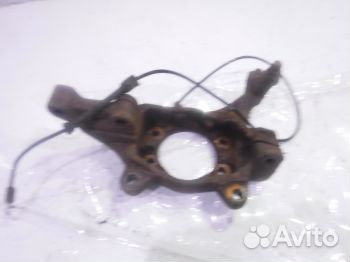 Кулак передний правый