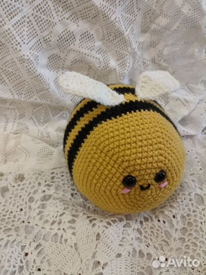 Вязаная игрушка Пчелка