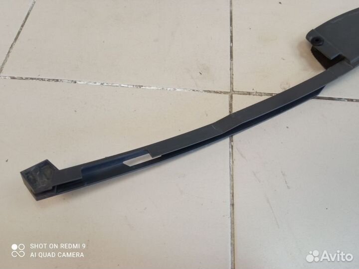 Направляющая стекла задняя левая Volvo S80