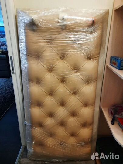 Настенная вешалка