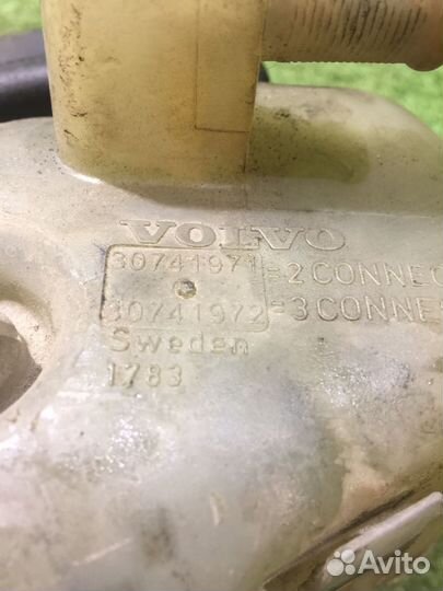 Бачок расширительный Volvo S60 S80 XC70 XC90