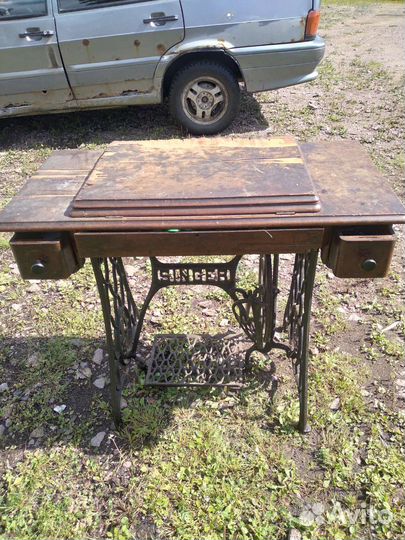 Швейная машинка Singer