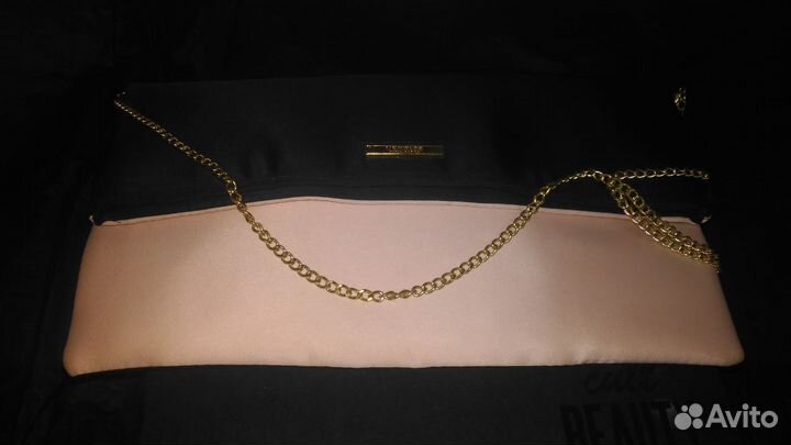 Косметички Make up for ever и Nina Ricci