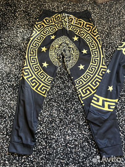 Спортивный костюм