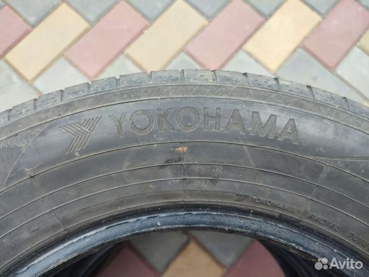 Yokohama BluEarth-A 215/65 R16