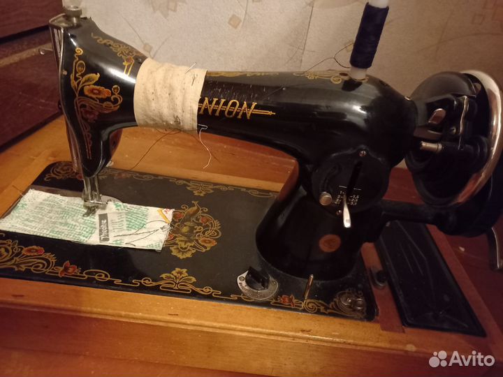 Швейная машина Подольск ручная в чемодане Шторы 2