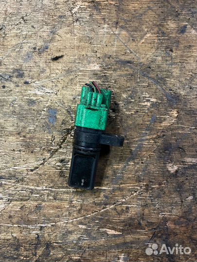 Датчик положения коленвала Ниссан Навара