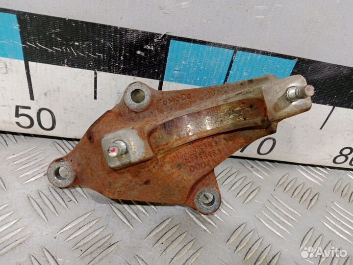 Б/У Кронштейн промежуточного вала Ford#001