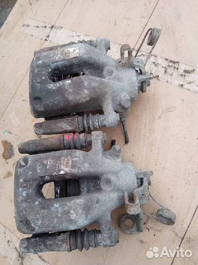 Суппорт тормозной задний Peugeot 407 2004