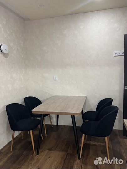 Стулья кухонные 4 штуки