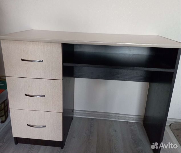 Письменный (компьютерный) стол