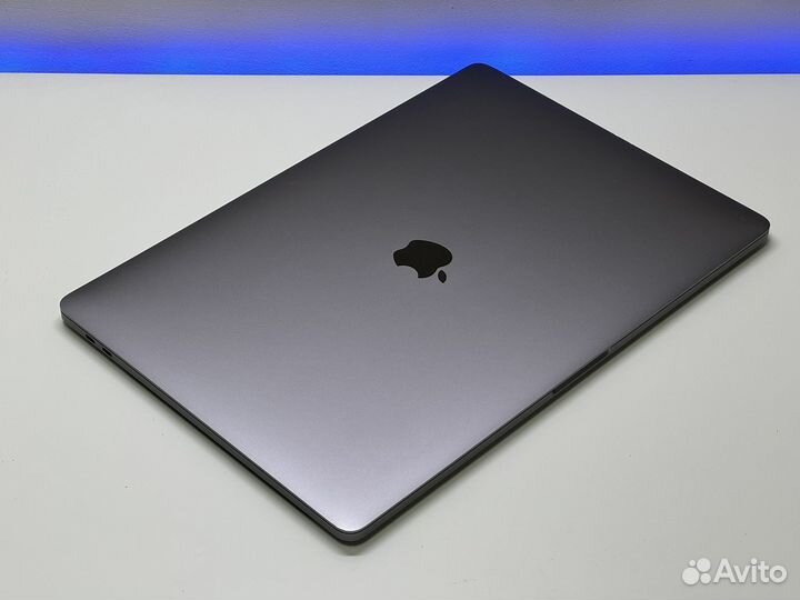 Топ MacBook Pro 15 i7 2.9/16gb/512gb/Radeon 4gb