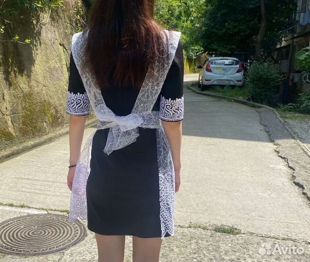 Платье с фартуком на последний звонок