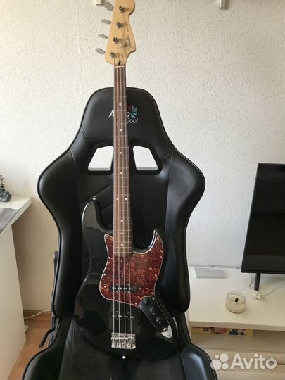 2010 Fender Japan Jazz Bass Standard (Black)