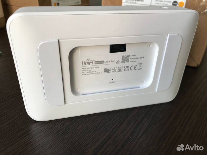 Коммутатор UniFi Network Lite 8 PoE