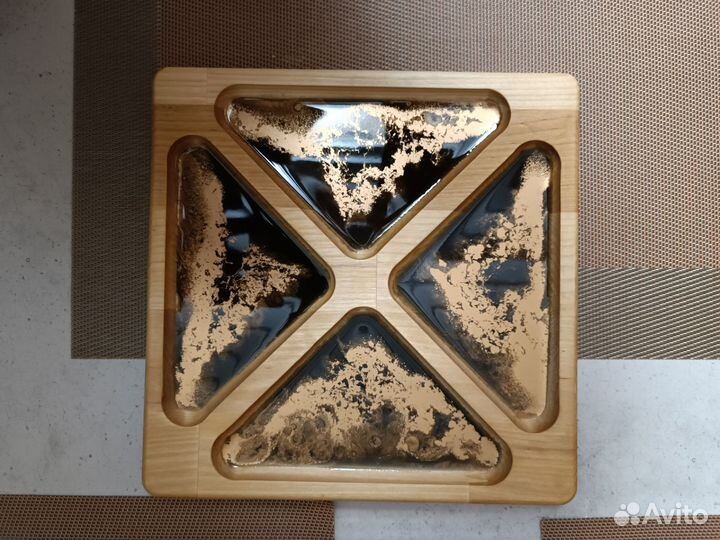 Менажница с эпоксидной смолой