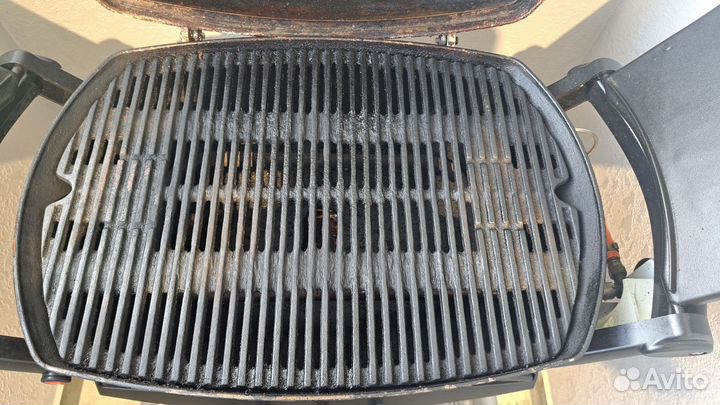 Газовый гриль Weber Q220