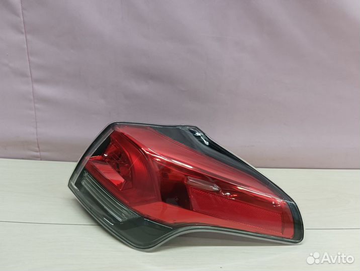 Фонарь правый внешний Toyota RAV4 4 са40 2012
