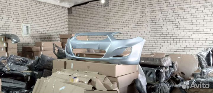 Бампер передний hyundai solaris цвет голубой