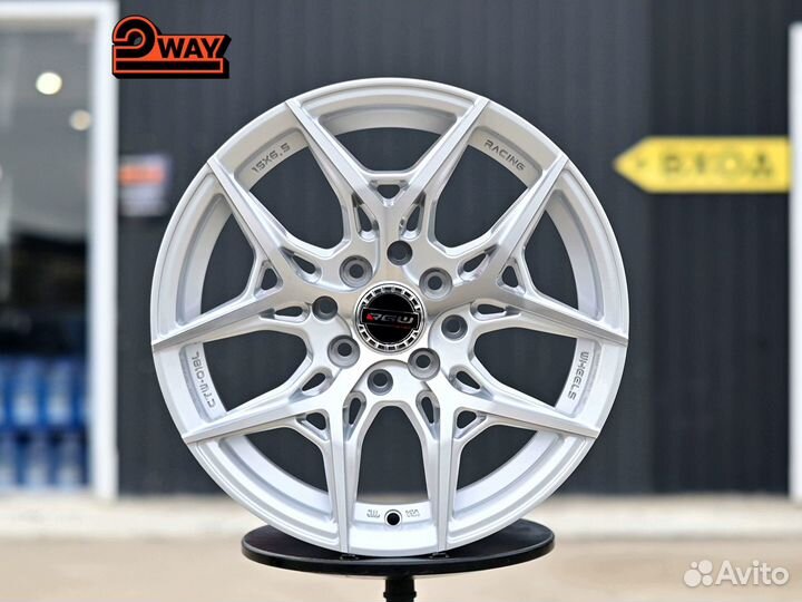 R15 Vossen HF-5 Стиль 6.5J ET38 4*100/114.3 (RV59)