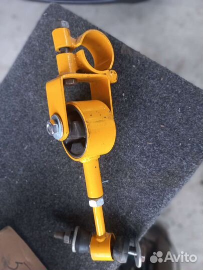 Усилиная опора двигателя