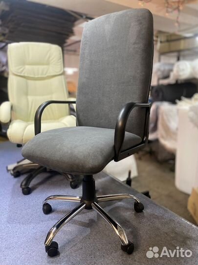 Компьютерное офисное кресло