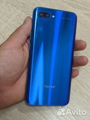 Телефон Honor 10