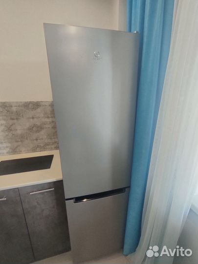 Холодильник indesit