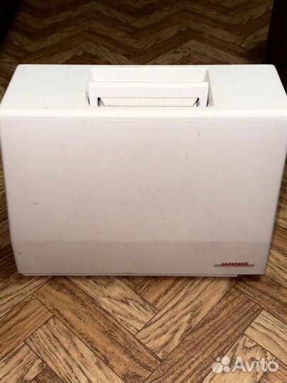Швейная машинка janome