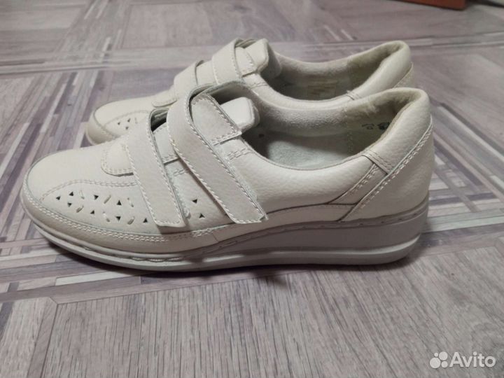 Туфли женские закрытые