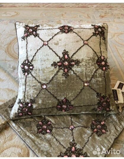 Подушка велюровая