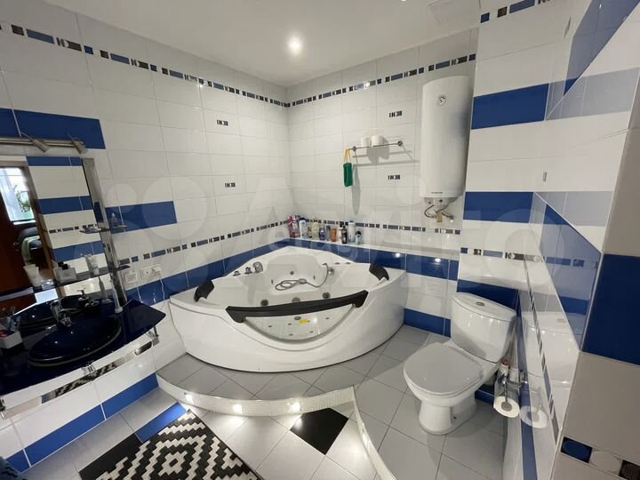 2-к. квартира, 79,9 м², 4/13 эт.