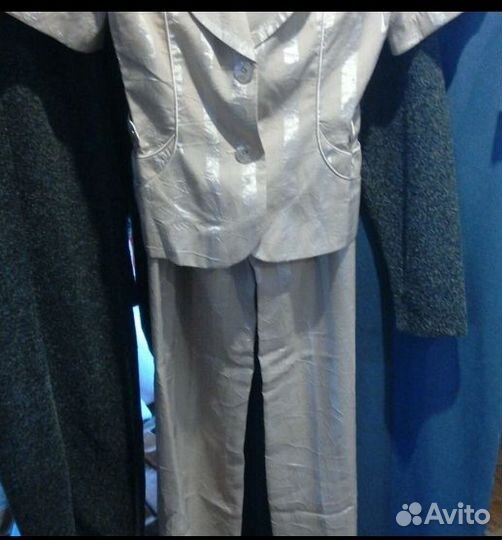 Куртка, костюмы новые 38-44 р