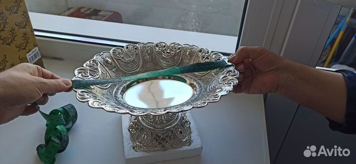 Ваза для фруктов на ножке металлические