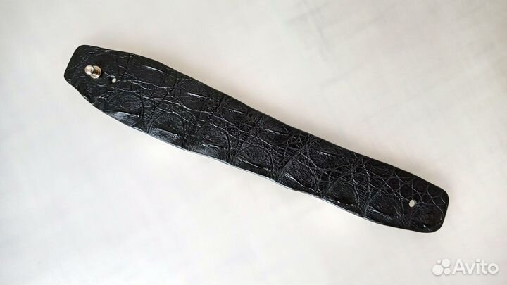Браслет из кожи крокодила