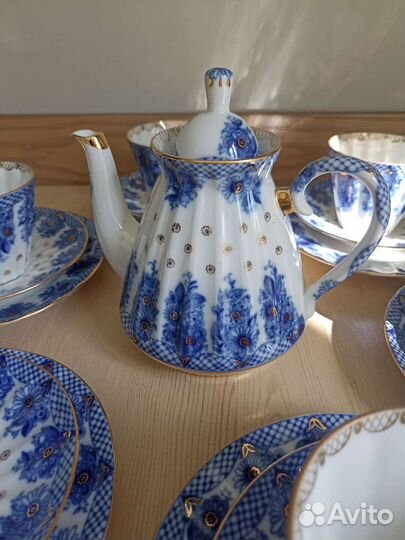 Фарфоровый чайный сервиз «Корзиночка» Лучистая