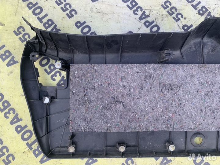 Обшивка двери багажника Peugeot 4007