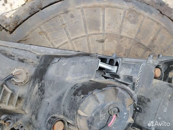 Передняя правая фара mitsubishi ASX