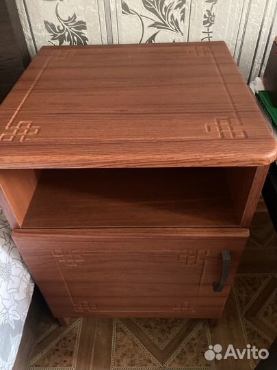 Тумба прикроватная
