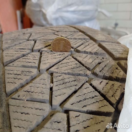 Bridgestone Blizzak DM-V2 225/55 R18