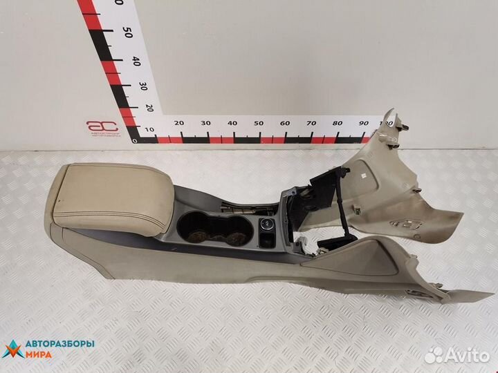 Подлокотник Ford Escape 3 2013 CJ5Z7804619-AC