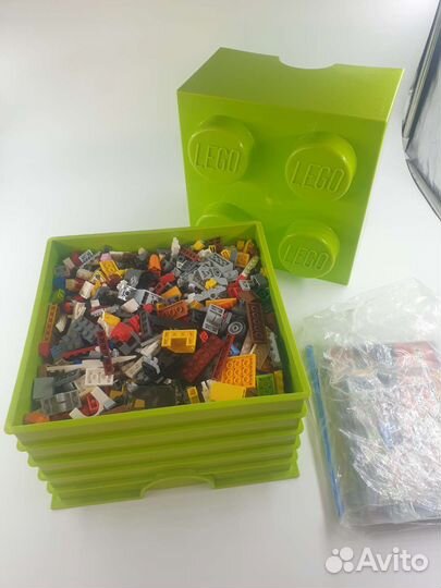 Lego juniors и city в коробке для хранения