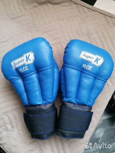 Боксерские перчатки 10 oz