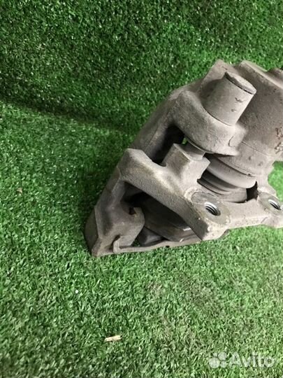 Суппорт задний левый Bmw 5-Series E39 M54B25 2001