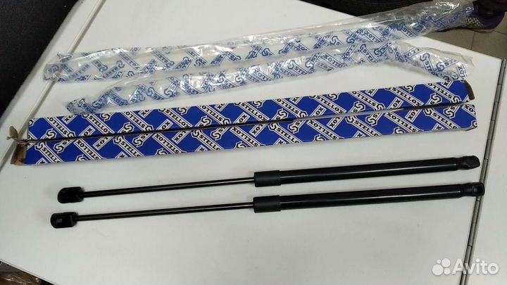 Амортизатор багажника газовый Renault Sandeo