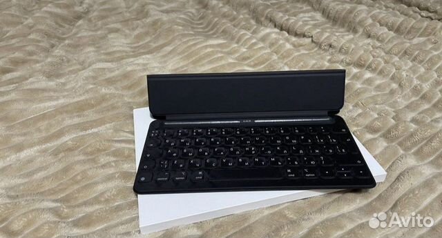 Клавиатура на iPad Smart Keyboard