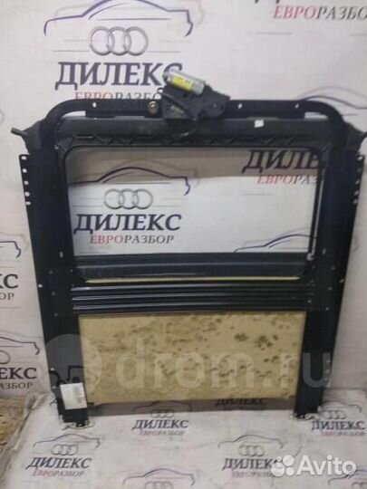 Моторчик люка VW Touareg 2002-2010