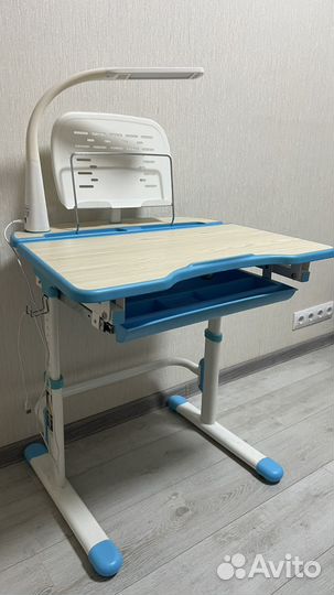 Письменный стол для школьника