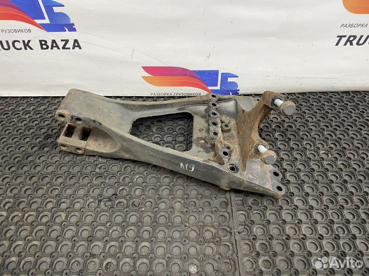 Кронштейн реактивной тяги правый