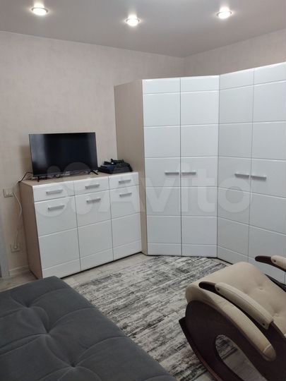 2-к. квартира, 74 м², 1/10 эт.